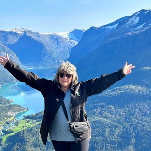 Meet your Posher, Deborah